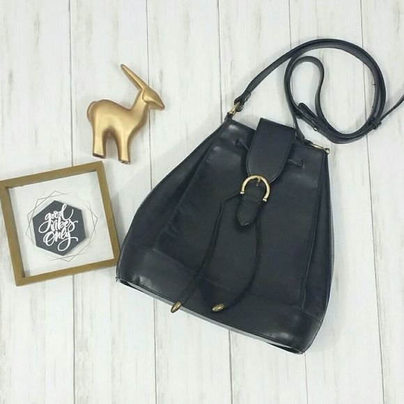 Bally Bags Vintage Bally Bucket Leather Shoulder Bag In Black